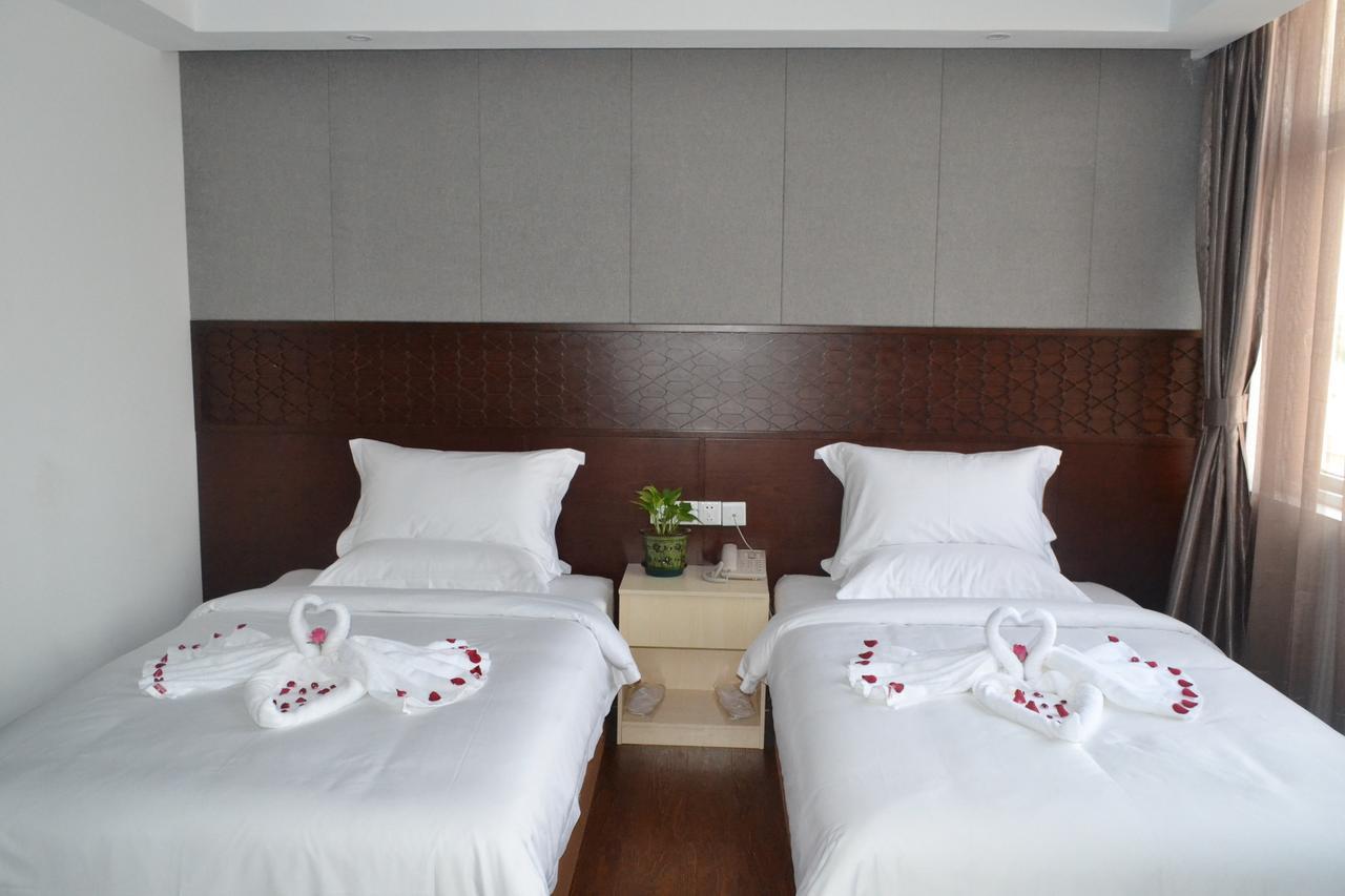 Royal Holiday Hotel Yangon Eksteriør bilde