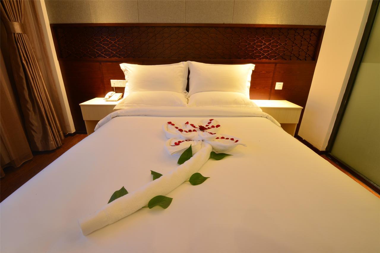 Royal Holiday Hotel Yangon Eksteriør bilde