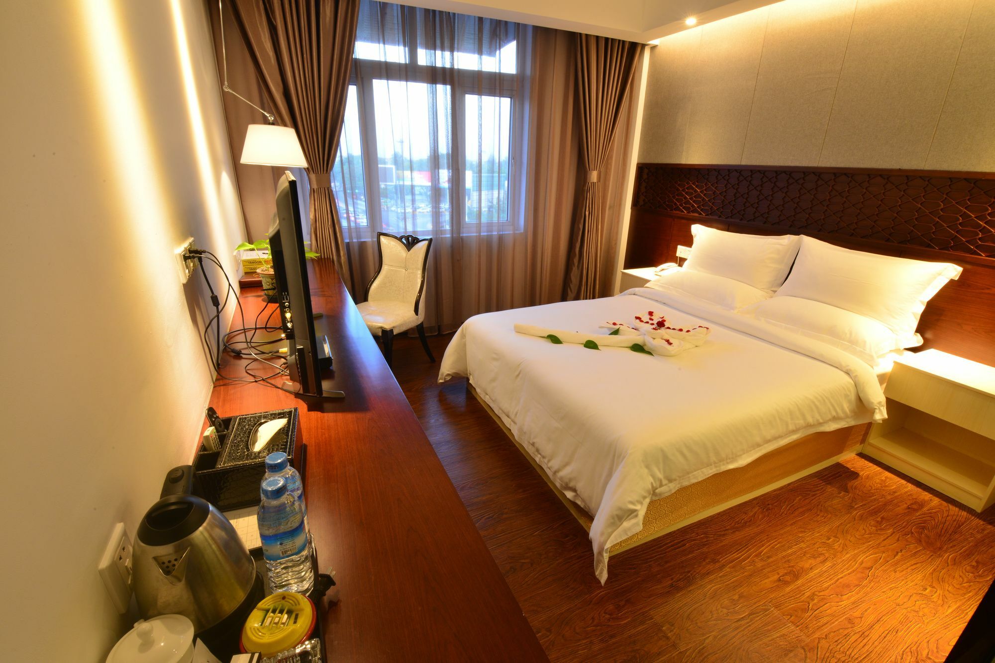 Royal Holiday Hotel Yangon Eksteriør bilde